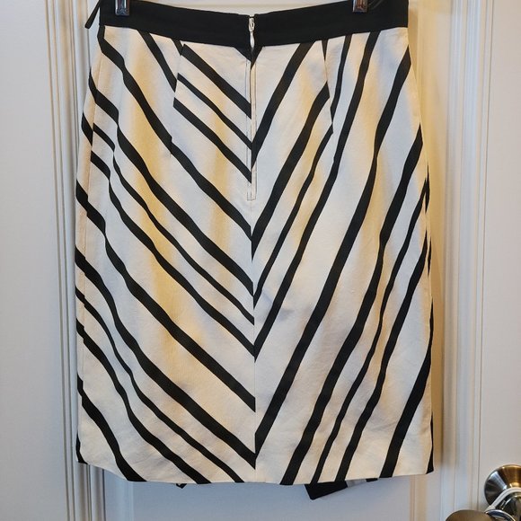 H & M Skirt - Picture 6 of 13